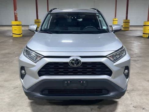Used 2020 Toyota RAV4 XLE w/ Convenience Package AWD/4WD image 2