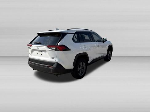 Used 2024 Toyota RAV4 XLE AWD/4WD image 6