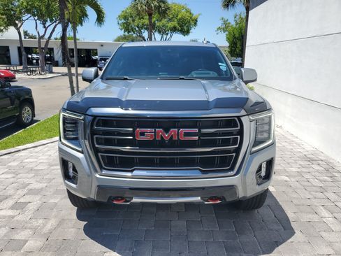 Used 2024 GMC Yukon XL AT4 w/ Technology Package AWD/4WD image 2