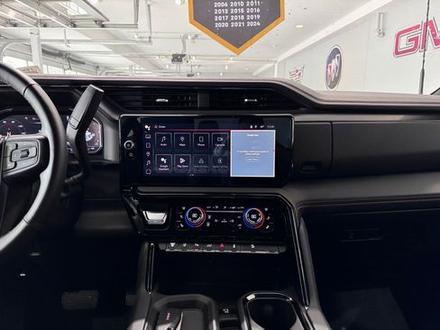 Certified 2024 GMC Sierra 2500 AT4 image 21