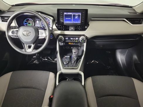 Used 2021 Toyota RAV4 XLE AWD/4WD image 16