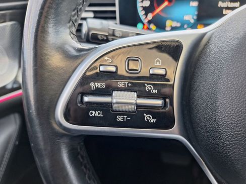 Used 2020 Mercedes-Benz GLE 450 4MATIC w/ Premium Package image 19