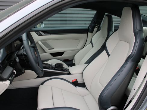 New 2026 Porsche 911 Carrera image 5