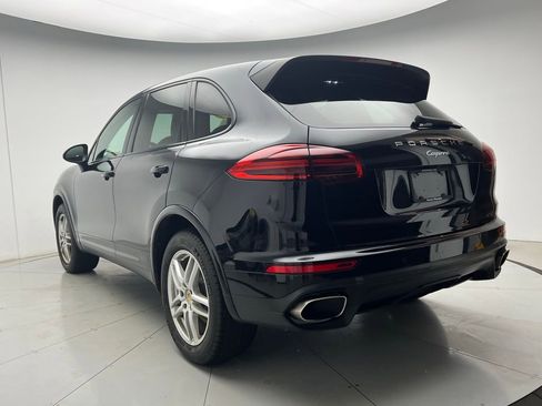 Certified 2018 Porsche Cayenne Platinum Edition image 3