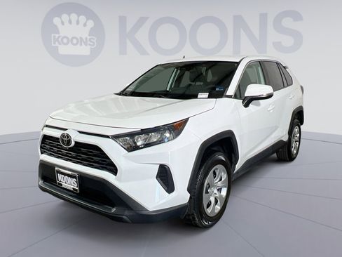 Used 2022 Toyota RAV4 LE image 1
