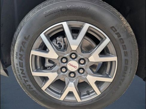 Used 2023 GMC Acadia SLE w/ Driver Convenience Package FWD image 20