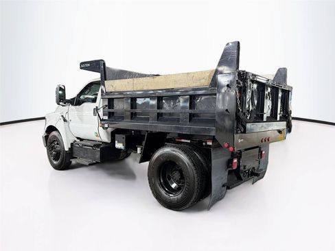 Used 2022 Ford F650 2WD Regular Cab Super Duty image 9