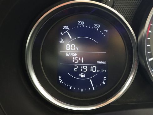Used 2016 MAZDA MX-5 Miata Club RWD image 17