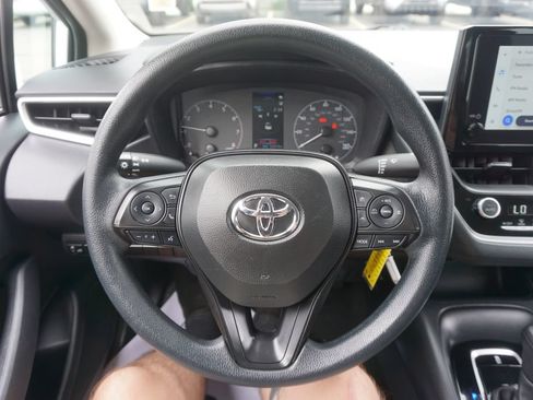 Used 2024 Toyota Corolla LE FWD image 3