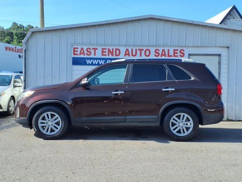 Used 2015 Kia Sorento LX FWD image 2