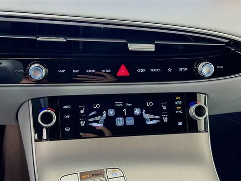 New 2026 Genesis GV70 2.5T Advanced image 14