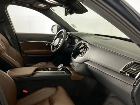 Certified 2024 Volvo XC90 T8 Ultimate AWD/4WD image 31