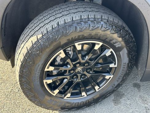 Used 2025 Chevrolet Traverse Z71 w/ Driver Confidence Package image 41