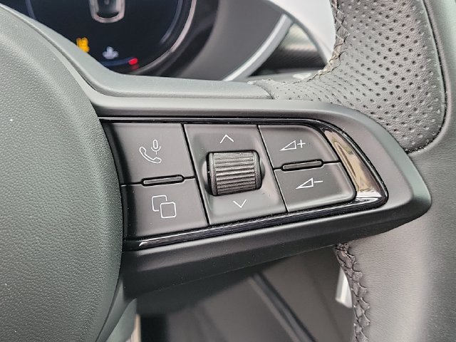 New 2025 Alfa Romeo Stelvio Sprint w/ Convenience Package AWD/4WD image 32