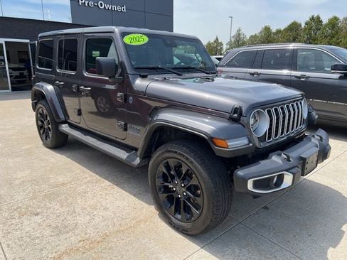 Certified 2025 Jeep Wrangler Unlimited Sahara AWD/4WD image 1