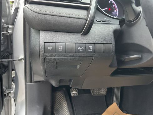 Used 2020 Toyota Camry SE FWD image 20