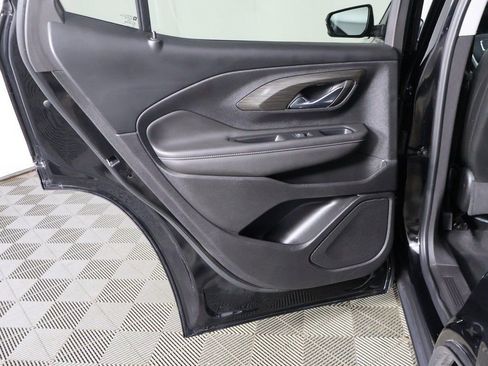 Used 2023 GMC Terrain SLT image 25