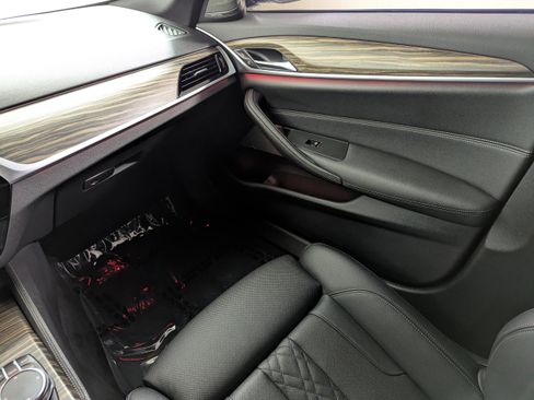 Used 2023 BMW 540i w/ M Sport Package RWD image 11