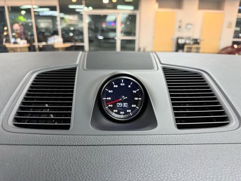 Used 2020 Porsche Cayenne image 17