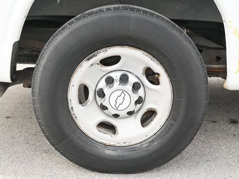 Used 2017 Chevrolet Express 2500 LS RWD image 9