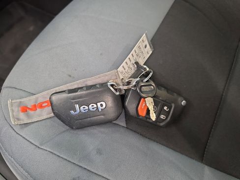 Used 2019 Jeep Wrangler Unlimited Rubicon image 37