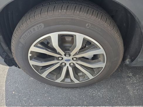 Used 2025 Ford Explorer ST-Line image 8