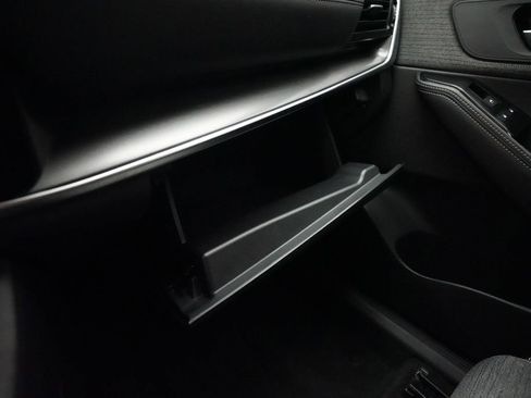 Certified 2022 Nissan Rogue SV AWD/4WD image 29
