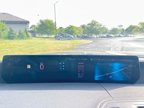 Used 2025 Ford Expedition Max Platinum AWD/4WD image 8