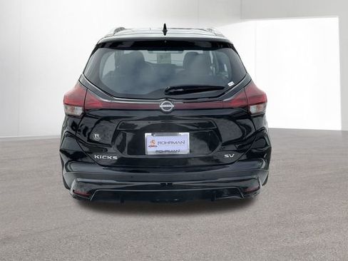 Used 2023 Nissan Kicks SV image 5