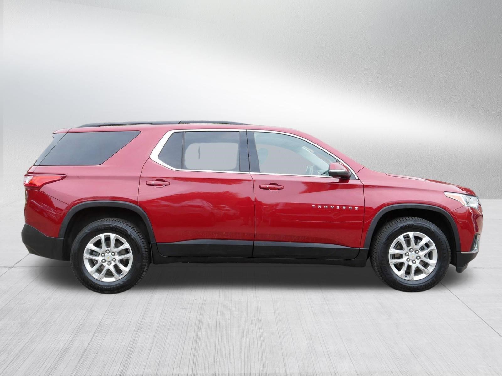 Used 2021 Chevrolet Traverse LT w/ LPO, Floor Liner Package AWD/4WD image 8