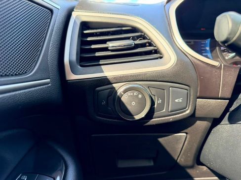Used 2016 Ford Edge SEL w/ Equipment Group 201A AWD/4WD image 17