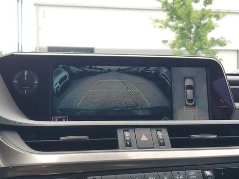 Used 2021 Lexus ES 300h Ultra Luxury w/ Accessory Package FWD image 26