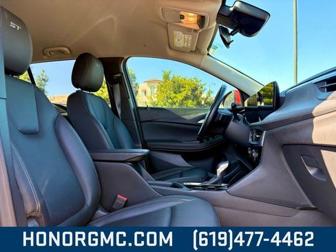 Used 2024 Buick Encore GX Sport Touring w/ Comfort Package image 21