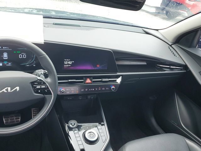 Certified 2023 Kia Niro SX Touring FWD image 13