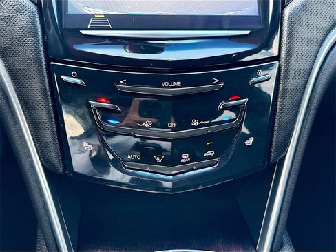 Used 2019 Cadillac XTS Luxury image 17