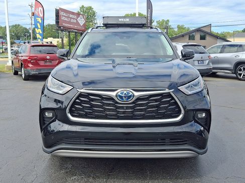 Used 2022 Toyota Highlander Platinum image 2