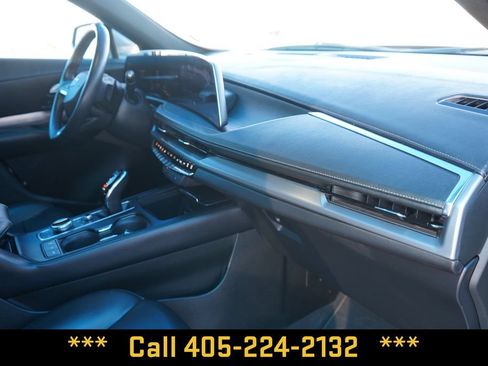 Used 2025 Cadillac XT4 Premium Luxury AWD/4WD image 20