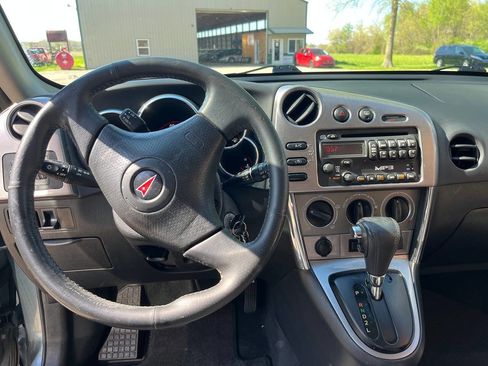 Used 2008 Pontiac Vibe w/ Sun And Sound Package FWD image 7