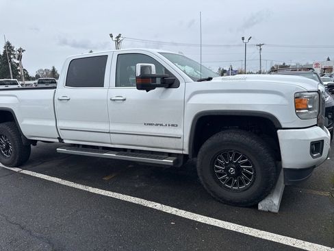 Used 2017 GMC Sierra 3500 Denali w/ Duramax Plus Package image 5