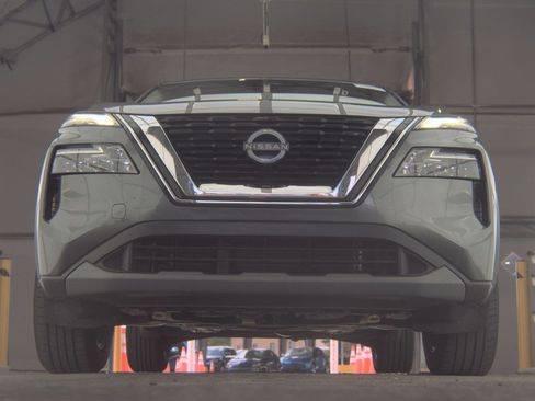 Used 2022 Nissan Rogue SV FWD image 4