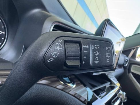 Used 2024 Ford Explorer Limited w/ Equipment Group 301A AWD/4WD image 13
