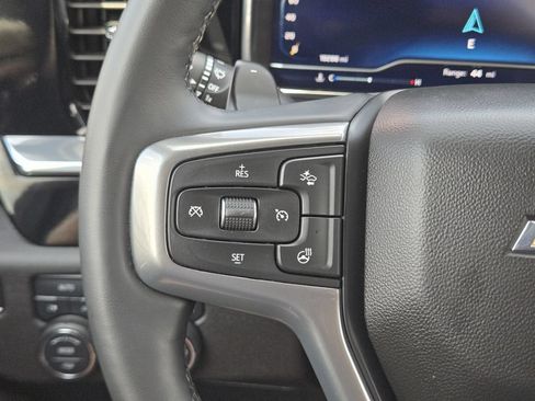 Used 2025 Chevrolet Silverado 1500 LTZ AWD/4WD image 31