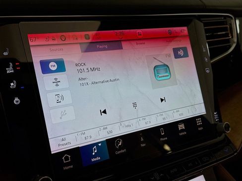 Used 2023 Jeep Grand Wagoneer Series III image 15