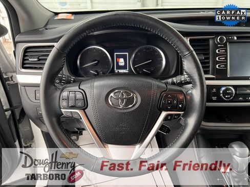 Used 2018 Toyota Highlander XLE image 48