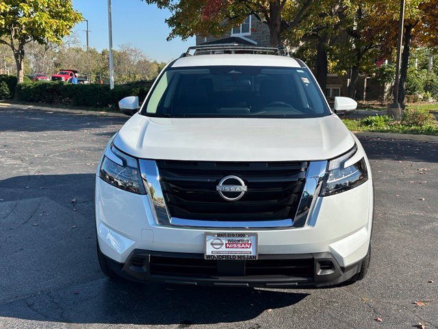 Used 2025 Nissan Pathfinder SV w/ Cargo Package AWD/4WD image 2