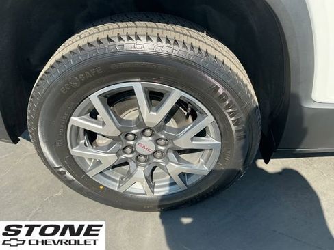 Certified 2023 GMC Acadia SLT image 10