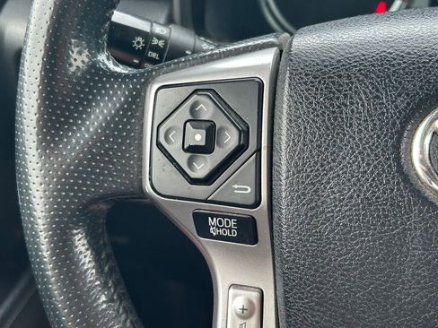 Used 2018 Toyota 4Runner SR5 Premium AWD/4WD image 37