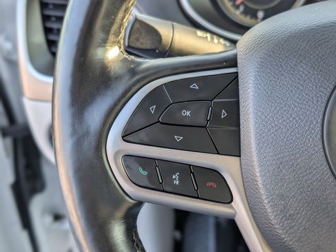 Used 2021 Jeep Cherokee Latitude Plus image 19