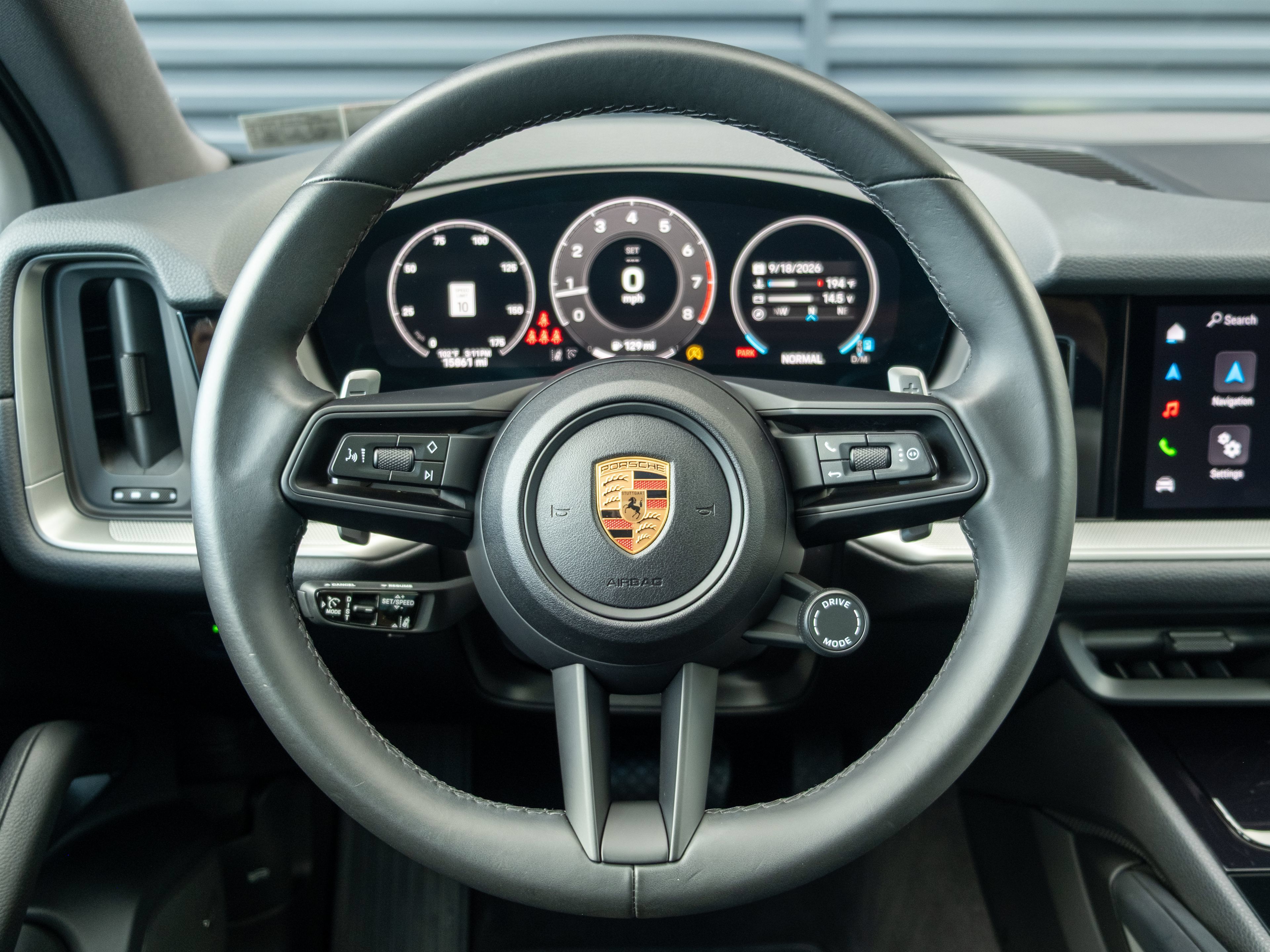 Certified 2025 Porsche Cayenne w/ Premium Package AWD/4WD image 21