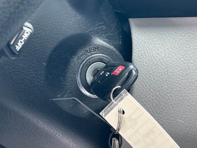 Used 2019 Toyota Highlander LE AWD/4WD image 38